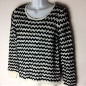 Faded Glory Sweater Black &‎ White Chevrons Eyelash Medium 8-10
